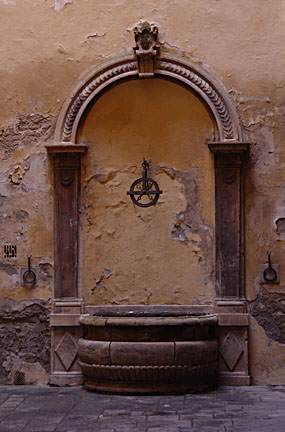 image bE4_614w.jpg