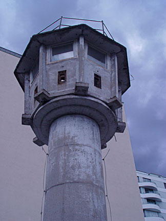 image bE9_700w.jpg